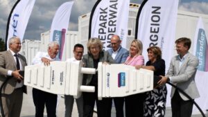 Jolande Sap opent batterijpark vanwege 'aantoonbare ervaring met stekkers'
