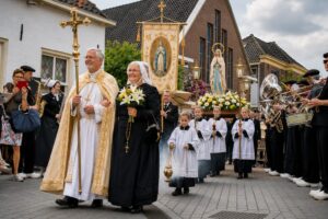 Katholieke processie terug op Oud Veluwse Markt