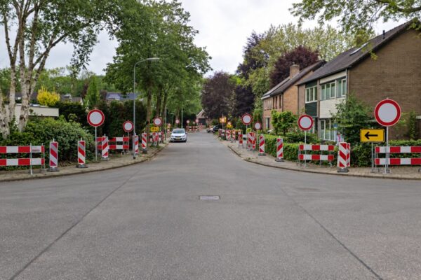 Gemeente zet voor de zekerheid heel Barneveld-Zuid af: ‘Dan klopt het bord altijd érgens’